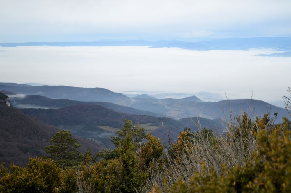aperçu d'une mer de nuages sur la Vallée du Rhône autour de Valence