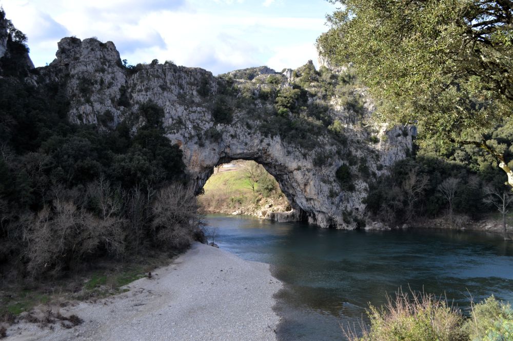 le pont d'Arc dans les gorges de l'Ardèche