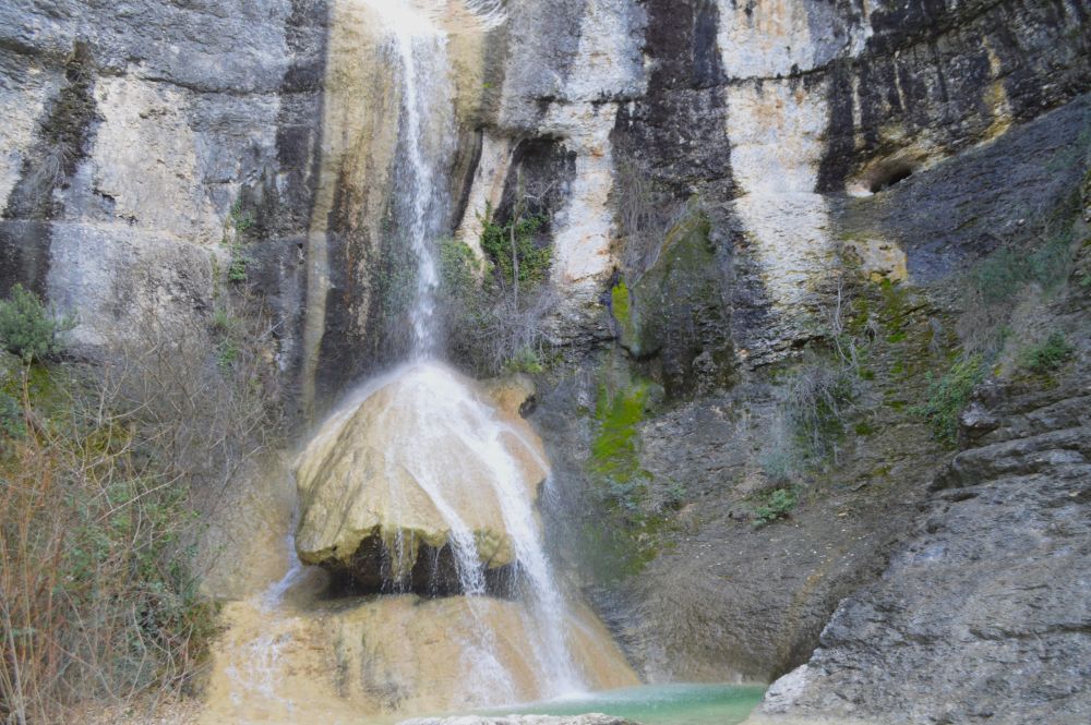cascade de Rochecolombe en eau