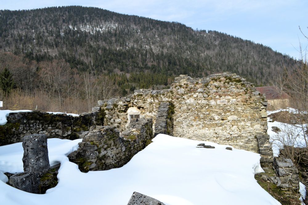 dans le hameau de Valchevrière sous la neige