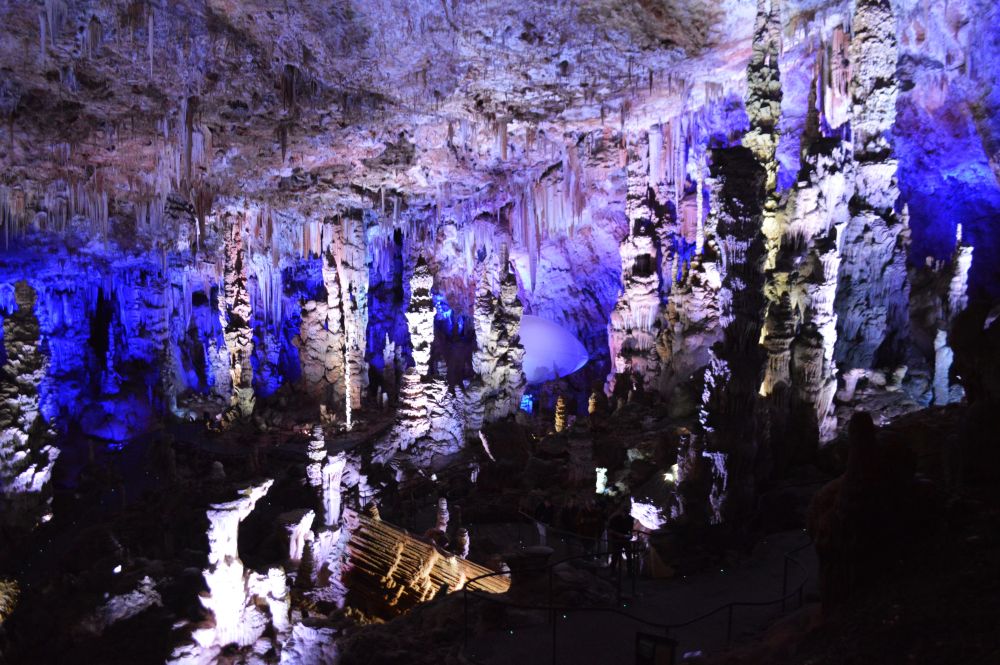 concrétions dans la grotte de la Salamandre