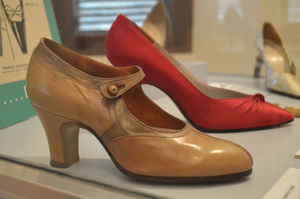 paires de chaussures fabriquées à Romans au milieu du XXe siècle