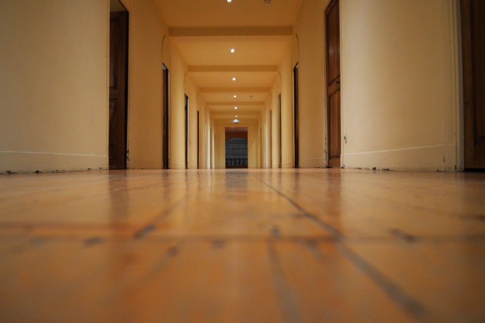 le couloir des cellules de l'ancien couvent des Visitandines de Romans