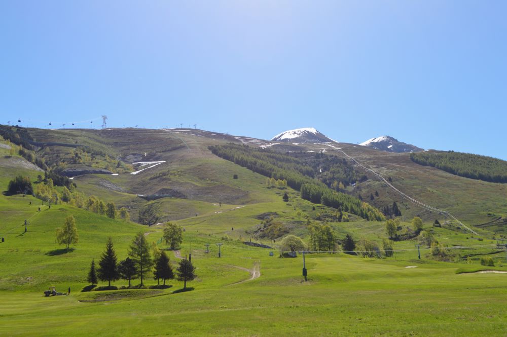 vue sur l'alpage et les montagnes aux 2 Alpes