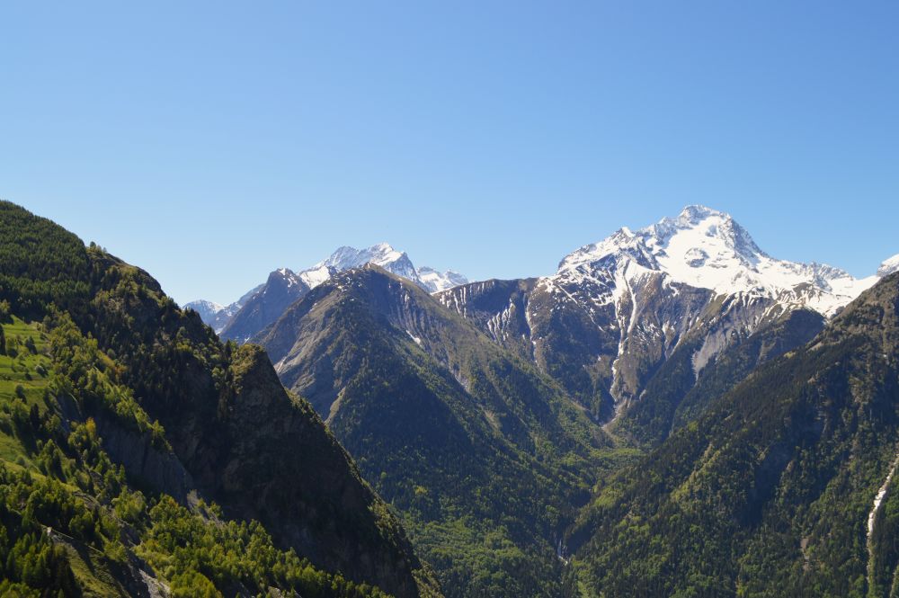 vue sur la roche de la Muzelle depuis les 2 Alpes