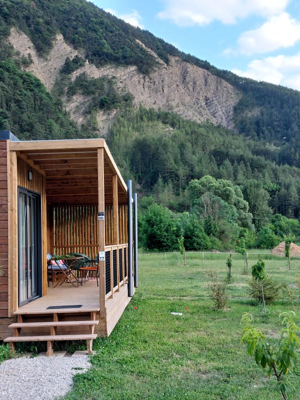 Valterra Lodges à Chatillon en Diois