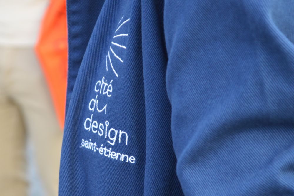 logo de la cité du design sur une veste