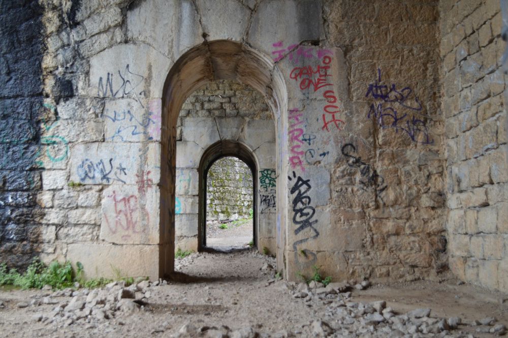 passage dans l'ancien fort de la Bastille de Grenobme