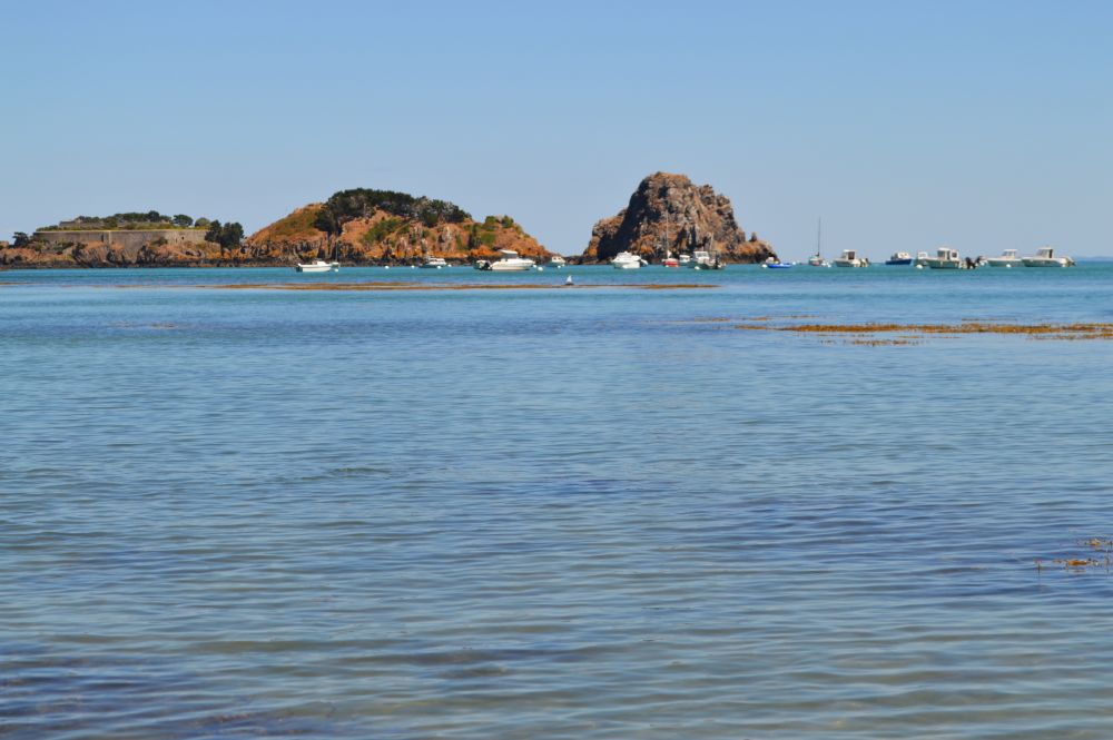 bord de mer à Cancale à marée haute
