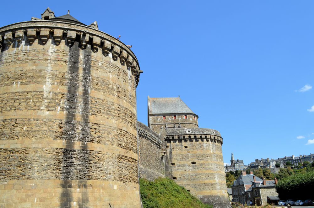 murs et tours du château de Fougères