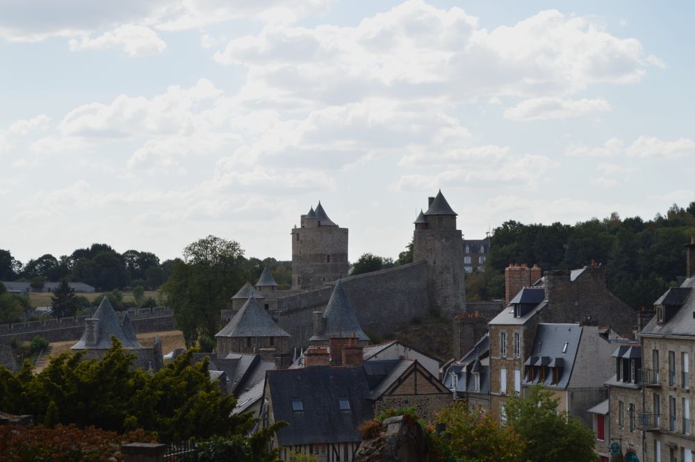 le château de Fougères depuis la ville